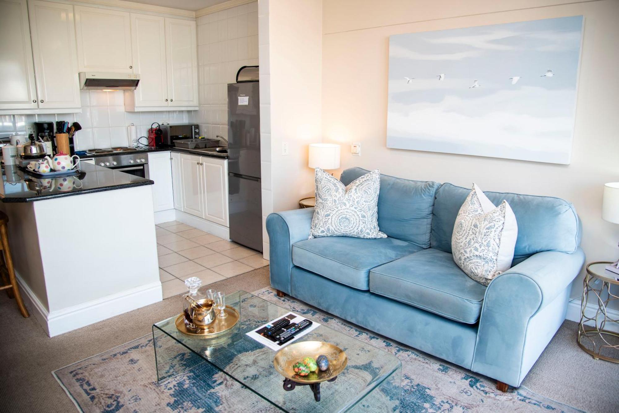 Waterfront - Quays Apartment